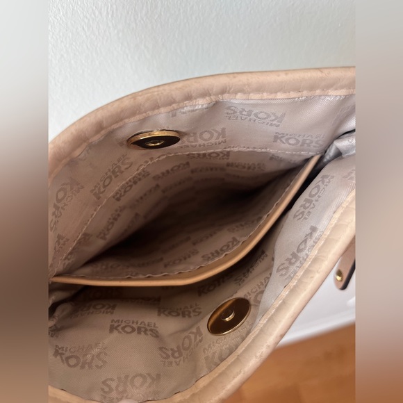 SOLD - MICHAEL KORS - Authentic Michael Kors Monogram Cross Body Bag in Vanilla - Picture 9 of 9